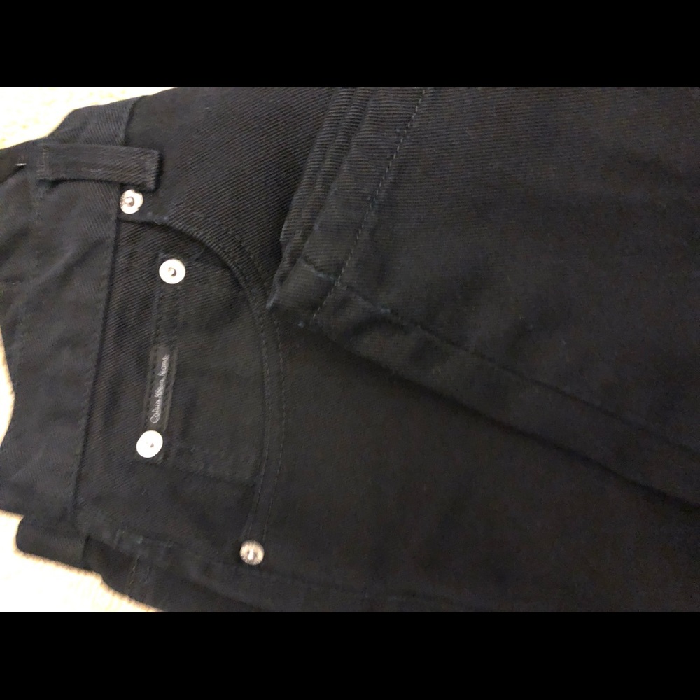NWOT...MEN’S CALVIN KLEIN EASY FIT JEANS
